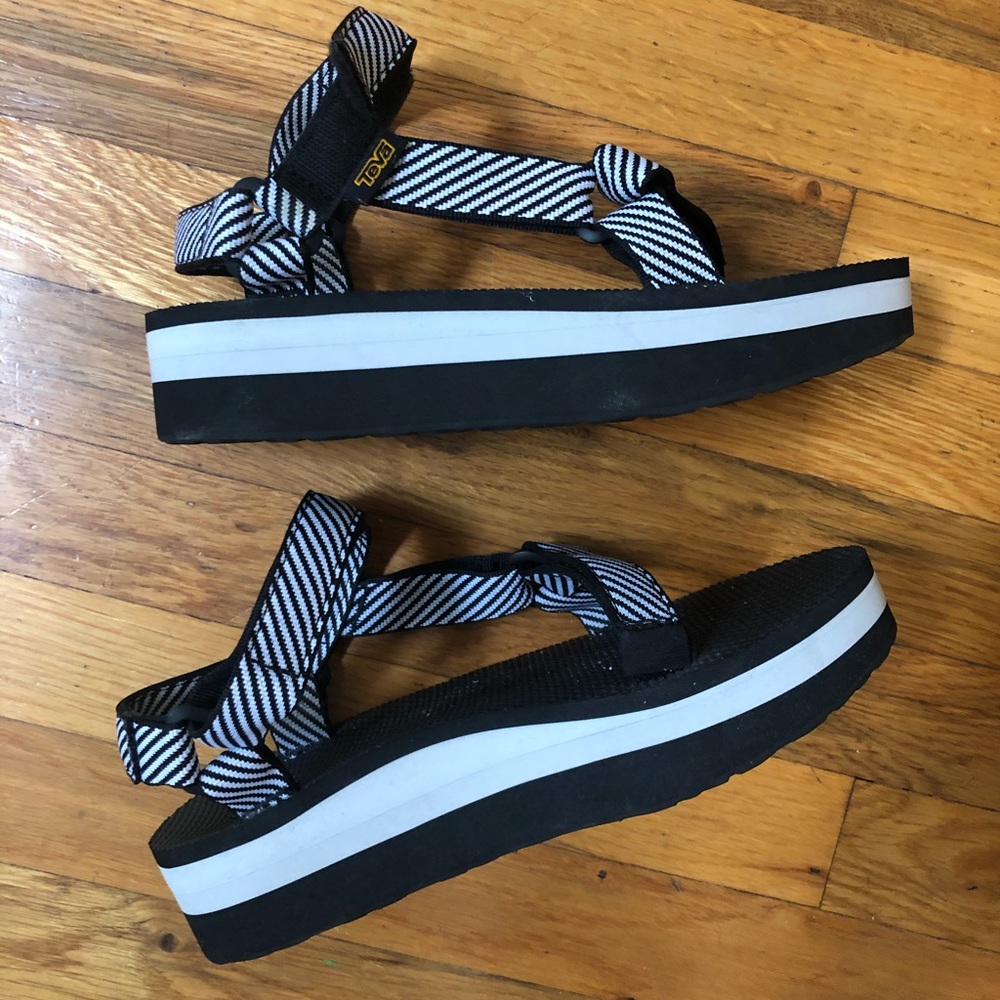 Teva “Flatform” platform sandals